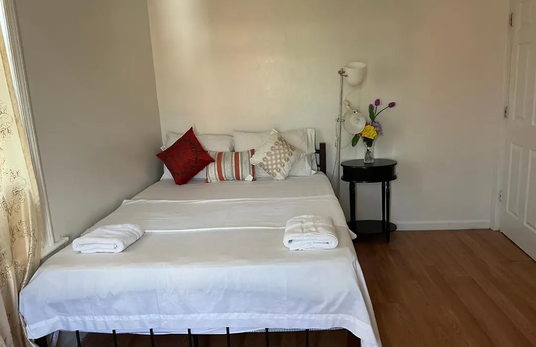 Affordable Room In Queens-1