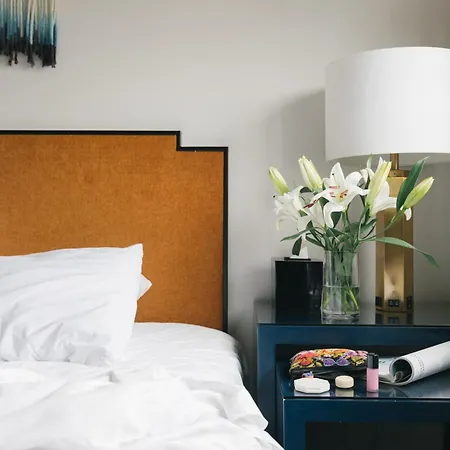 Redford Hotel-3